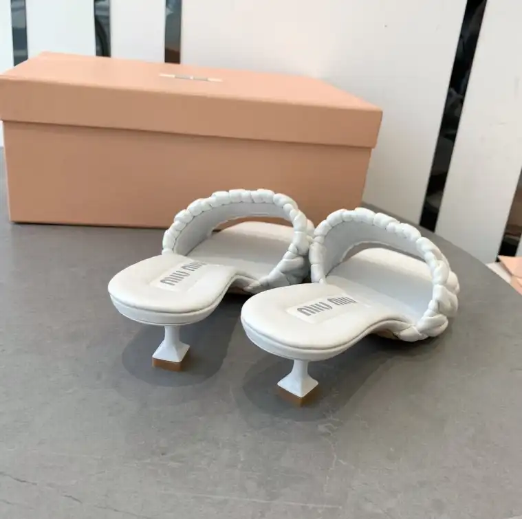 hype Miu Miu Slippers