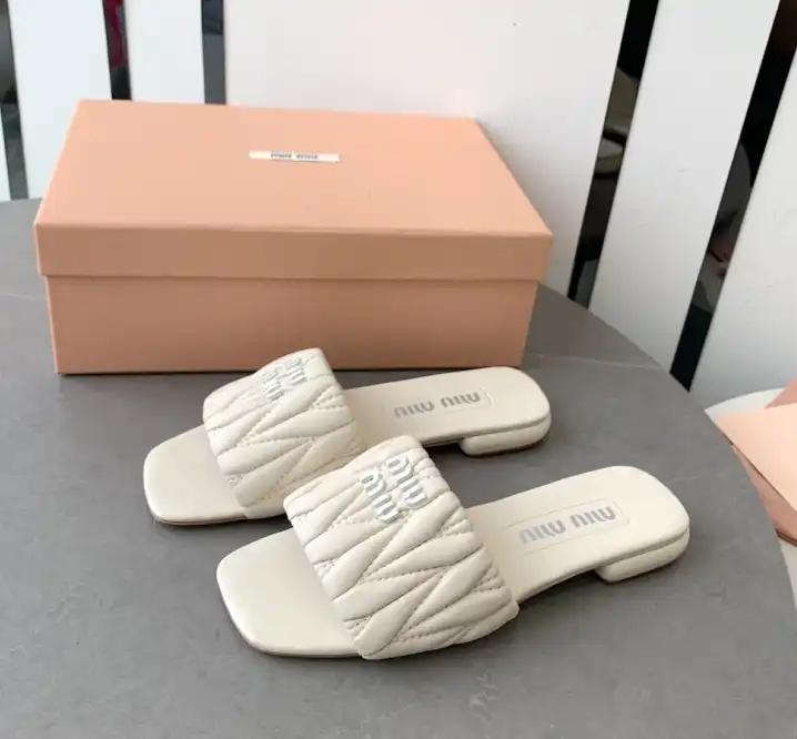 hype Miu Miu Slippers