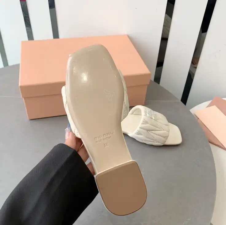 hype Miu Miu Slippers