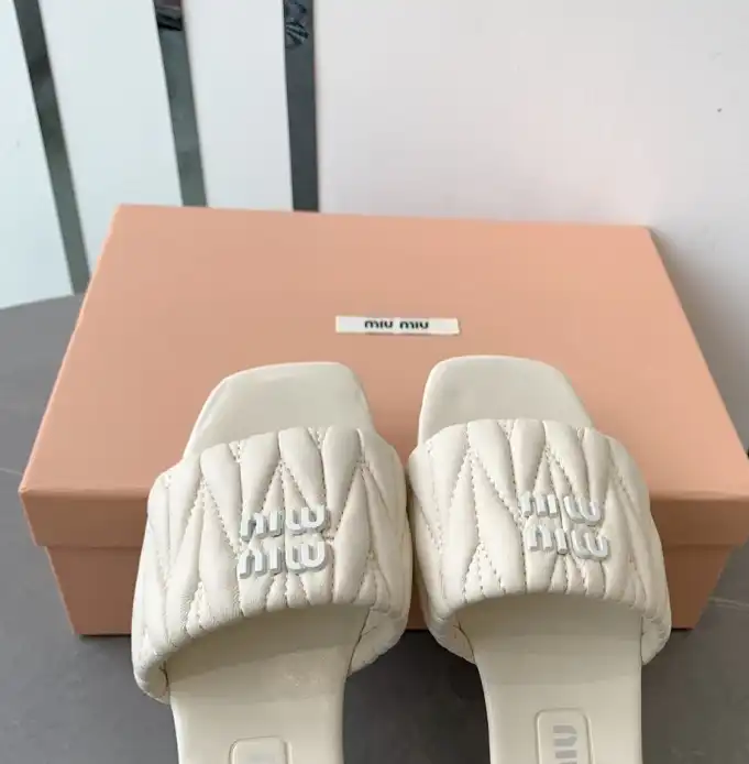 hype Miu Miu Slippers