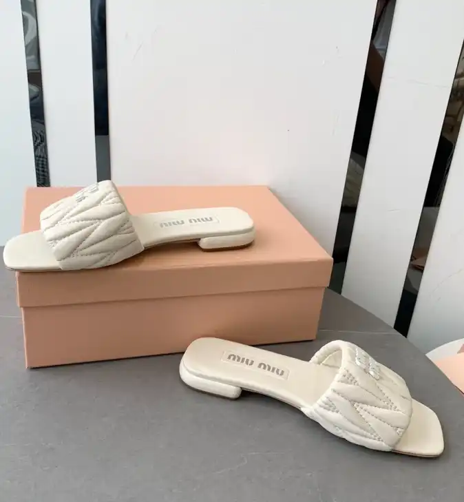 hype Miu Miu Slippers