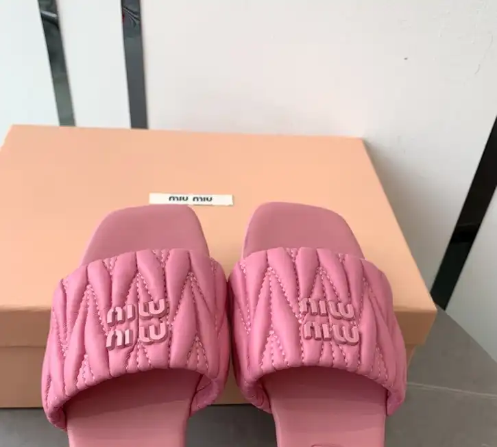 hype Miu Miu Slippers