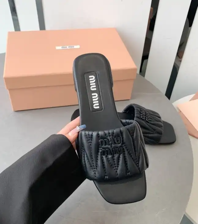 hype Miu Miu Slippers