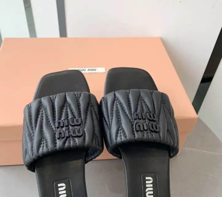 hype Miu Miu Slippers