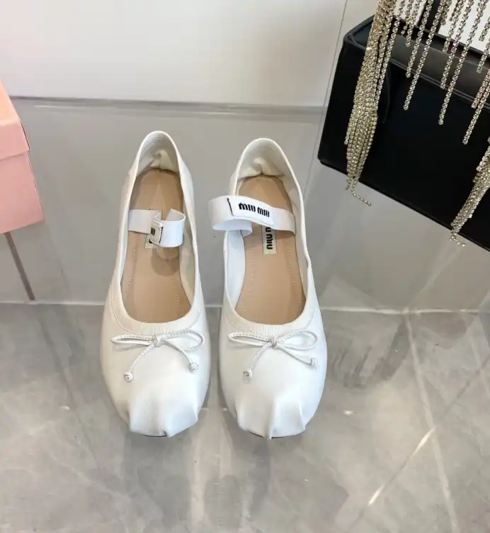 hype Miu Miu flat shoes