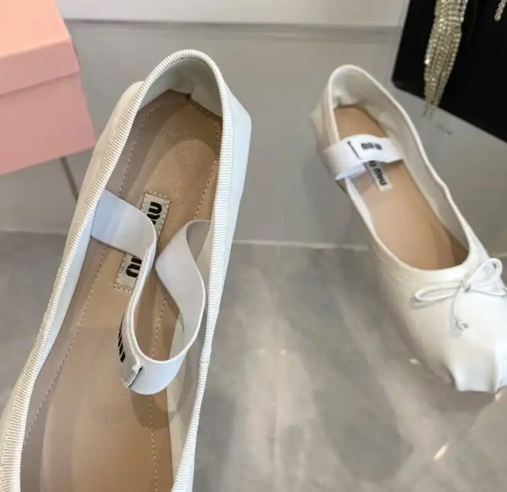 hype Miu Miu flat shoes