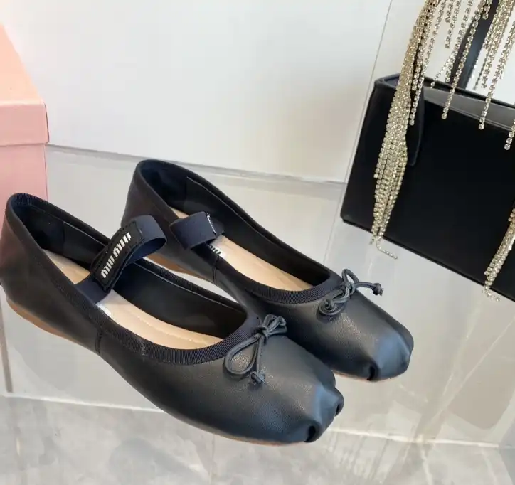 hype Miu Miu flat shoes