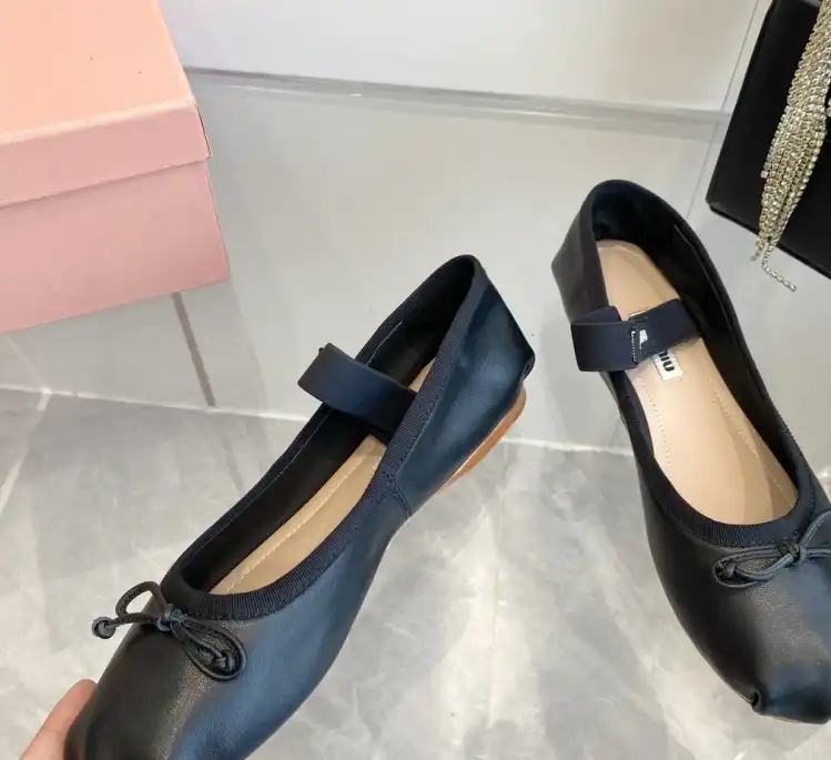 hype Miu Miu flat shoes