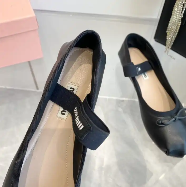 hype Miu Miu flat shoes