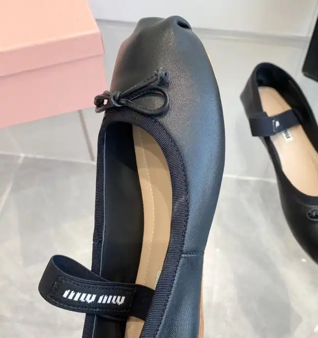 hype Miu Miu flat shoes