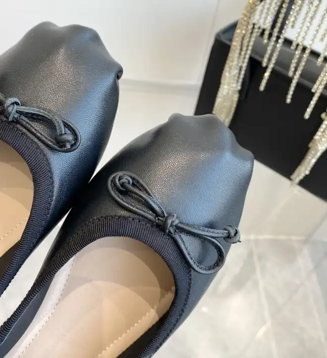 hype Miu Miu flat shoes