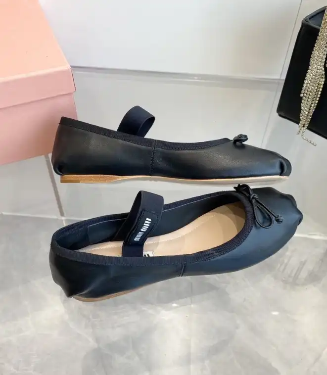 hype Miu Miu flat shoes