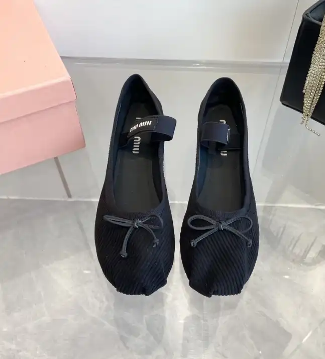 hype Miu Miu flat shoes