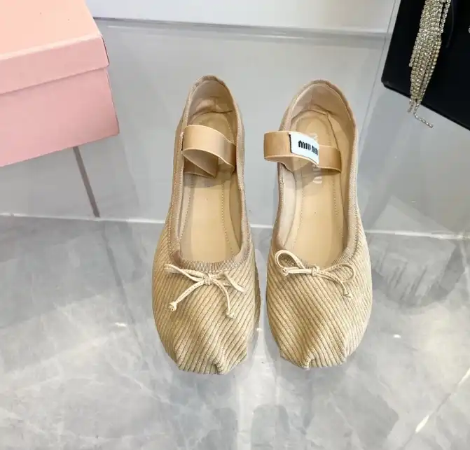 hype Miu Miu flat shoes