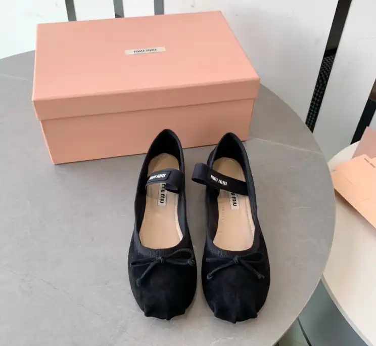 hype Miu Miu flat shoes