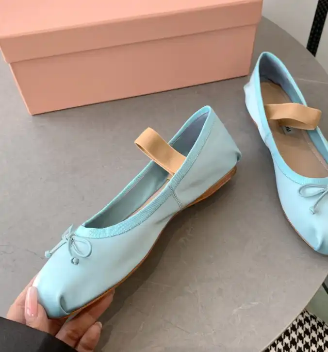 hype Miu Miu flat shoes