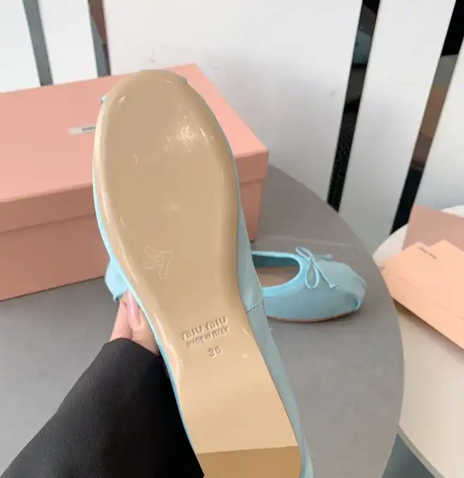 hype Miu Miu flat shoes