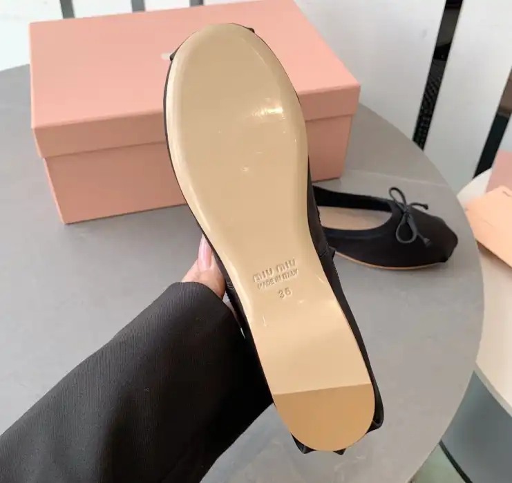 hype Miu Miu flat shoes