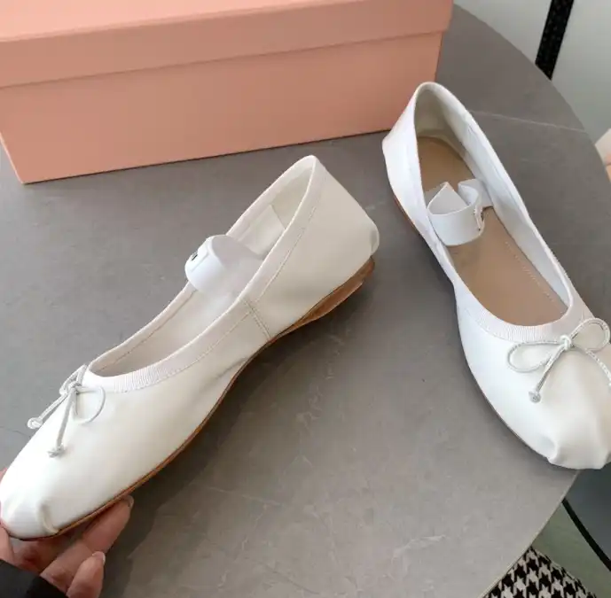 hype Miu Miu flat shoes