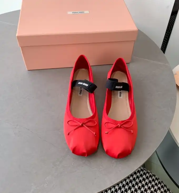 hype Miu Miu flat shoes