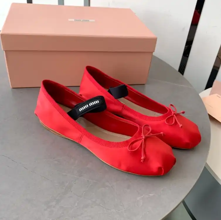 hype Miu Miu flat shoes