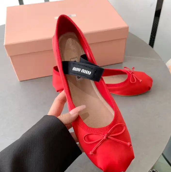 hype Miu Miu flat shoes