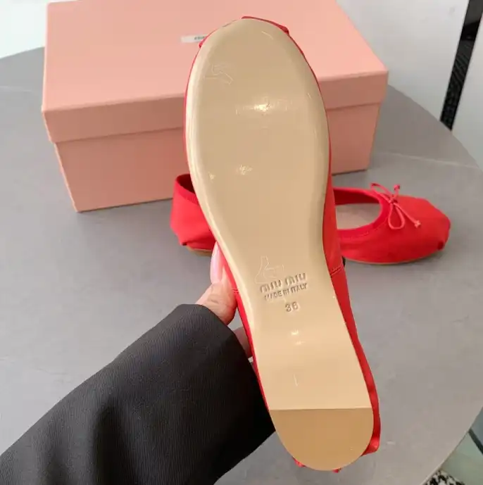 hype Miu Miu flat shoes