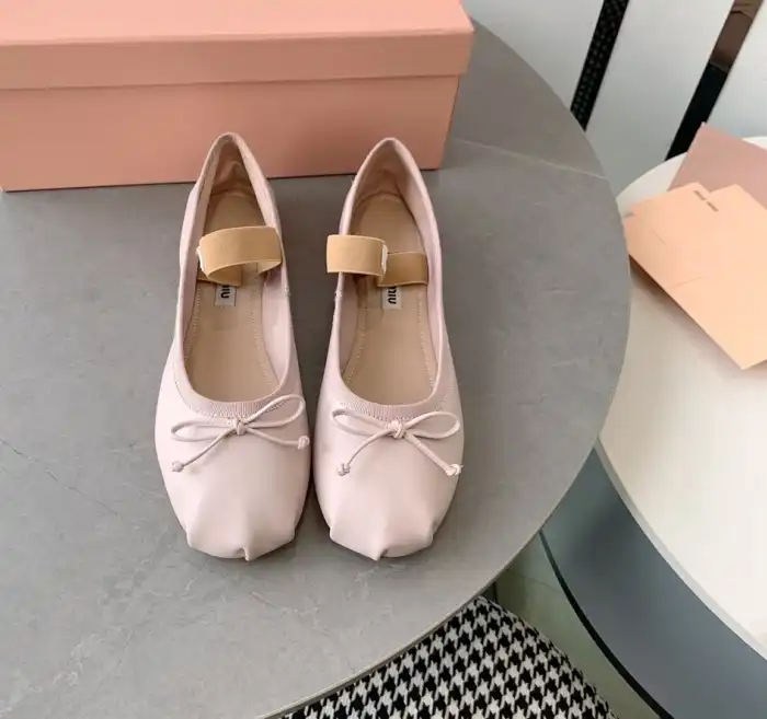 hype Miu Miu flat shoes