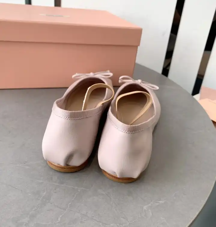 hype Miu Miu flat shoes