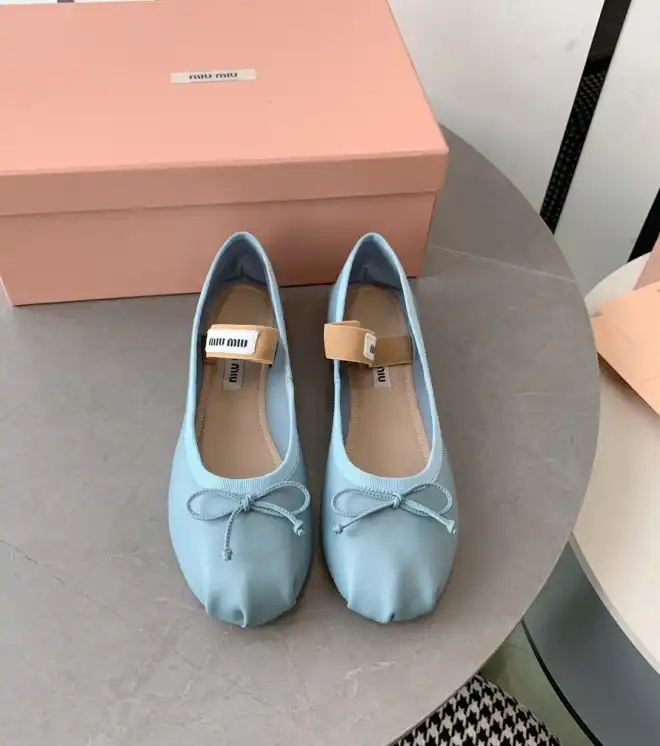 hype Miu Miu flat shoes