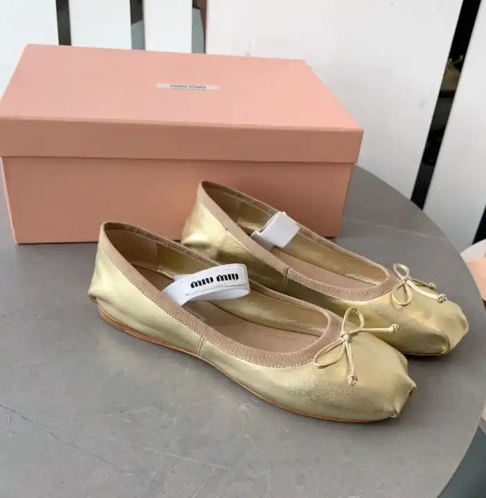 hype Miu Miu flat shoes