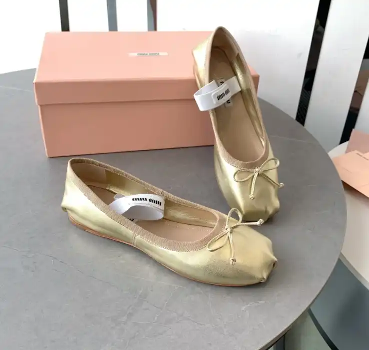 hype Miu Miu flat shoes