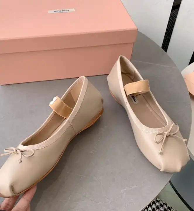 hype Miu Miu flat shoes