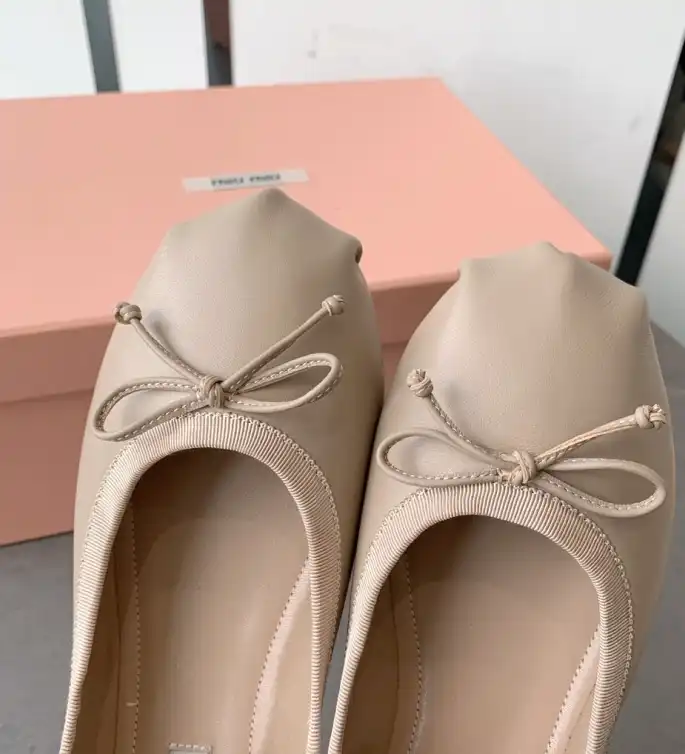 hype Miu Miu flat shoes