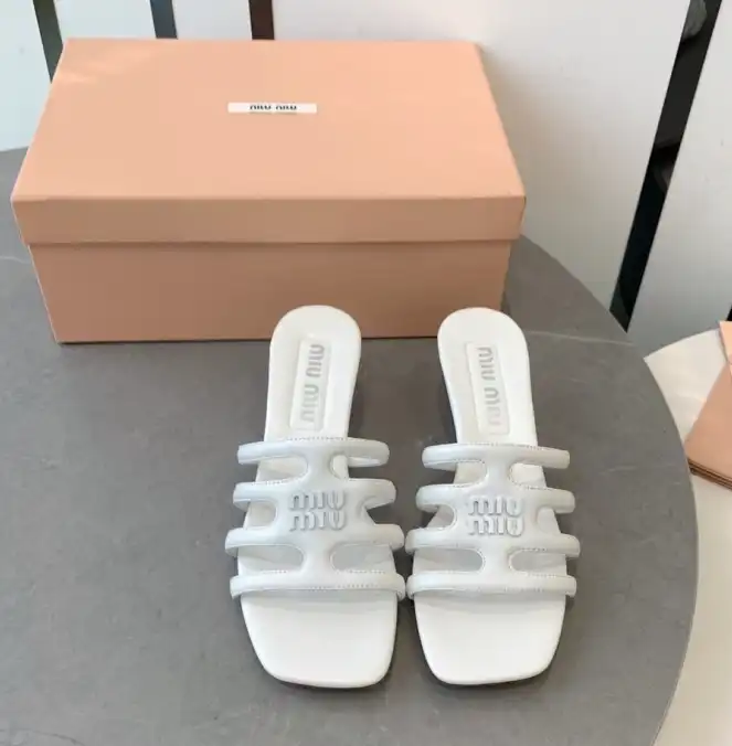 hype Miu Miu Slippers