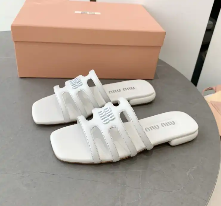 hype Miu Miu Slippers