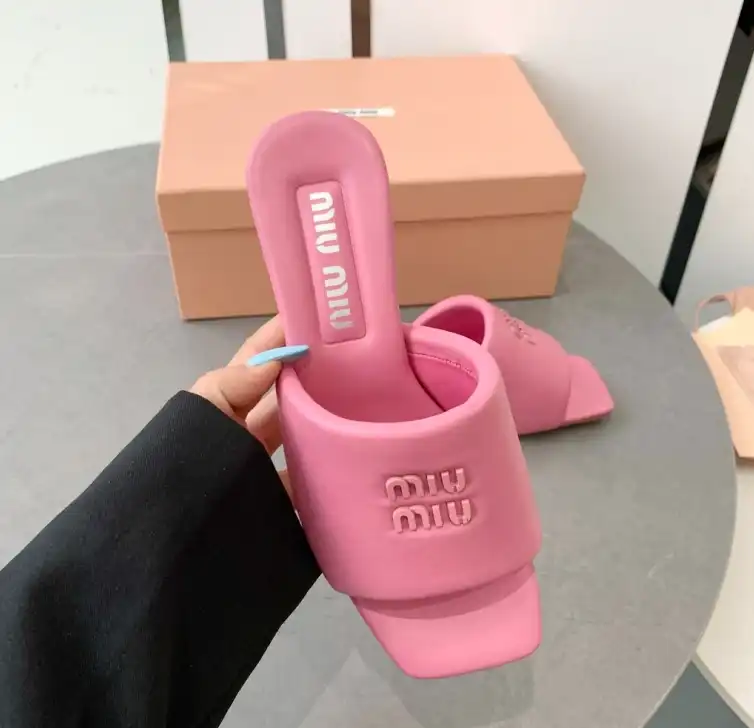 hype Miu Miu Slippers