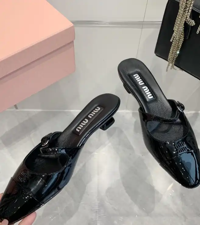 hype Miu Miu Slippers