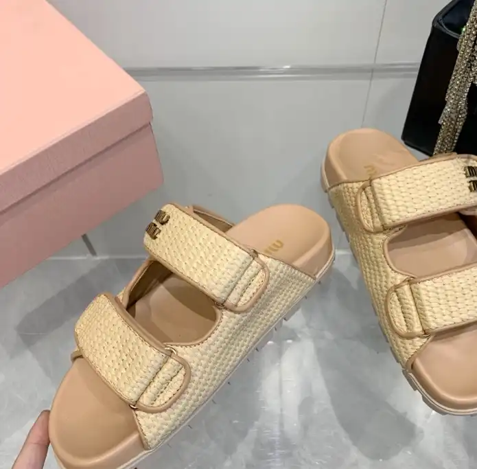 hype Miu Miu Slippers