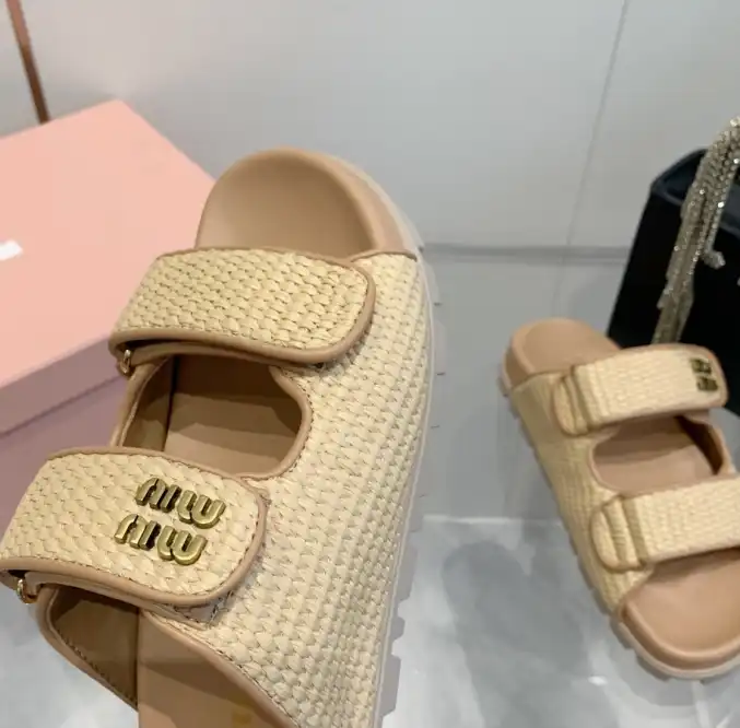 hype Miu Miu Slippers