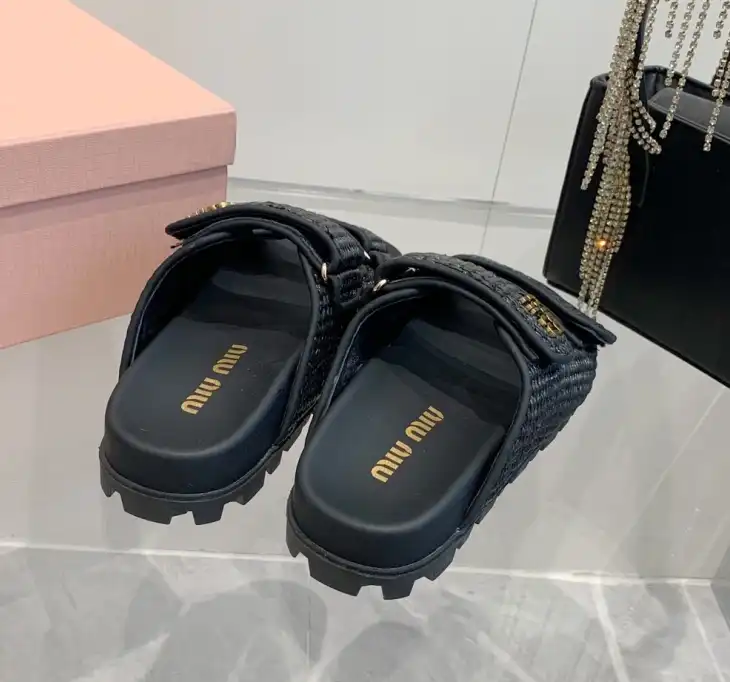 hype Miu Miu Slippers