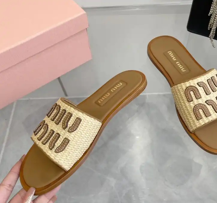 hype Miu Miu Slippers