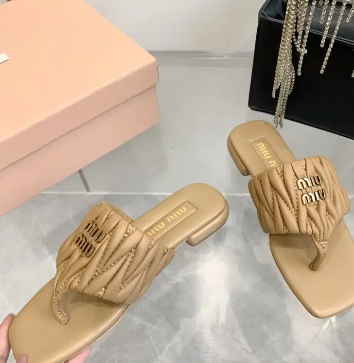 hype Miu Miu Slippers