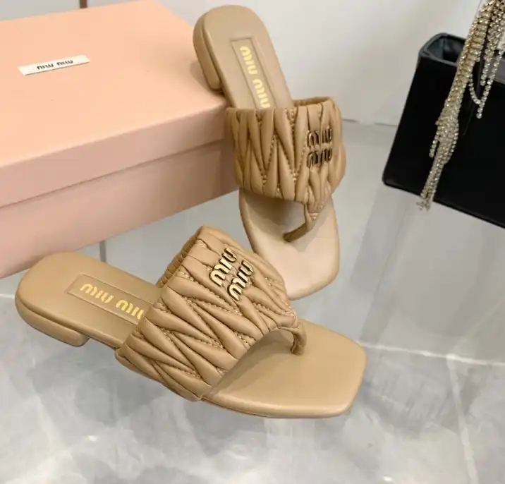 hype Miu Miu Slippers