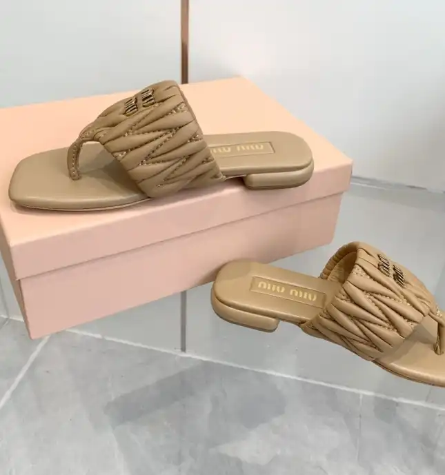 hype Miu Miu Slippers