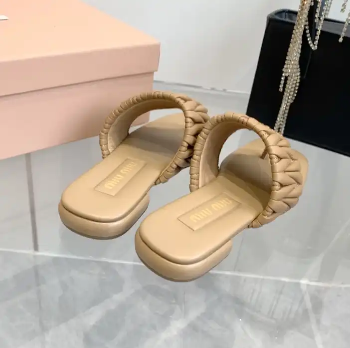 hype Miu Miu Slippers