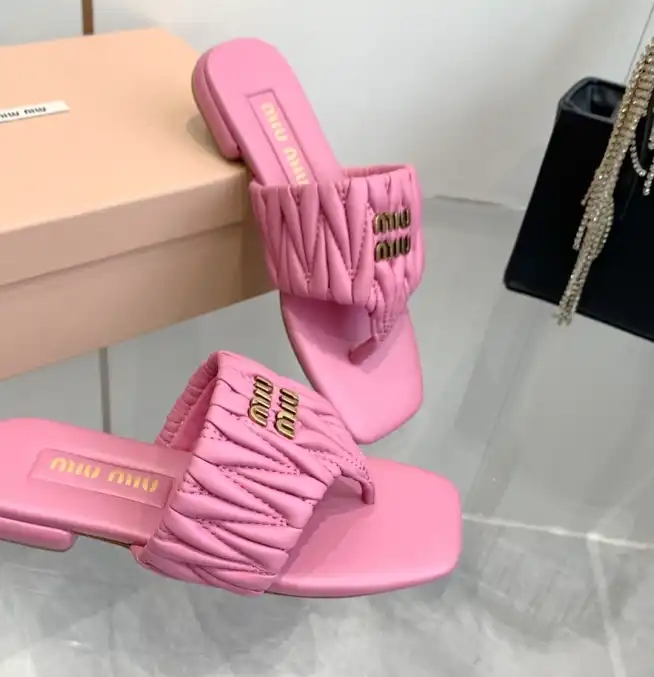 hype Miu Miu Slippers