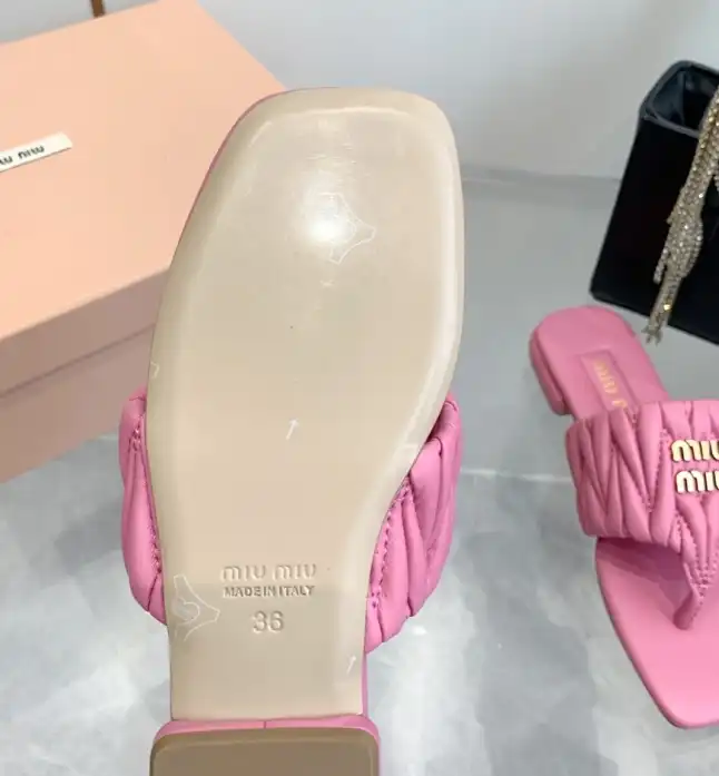 hype Miu Miu Slippers