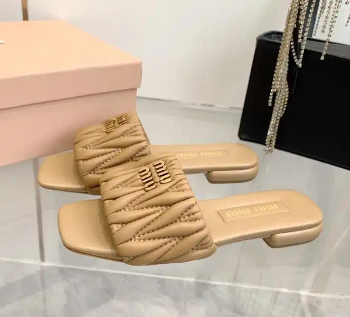 hype Miu Miu Slippers