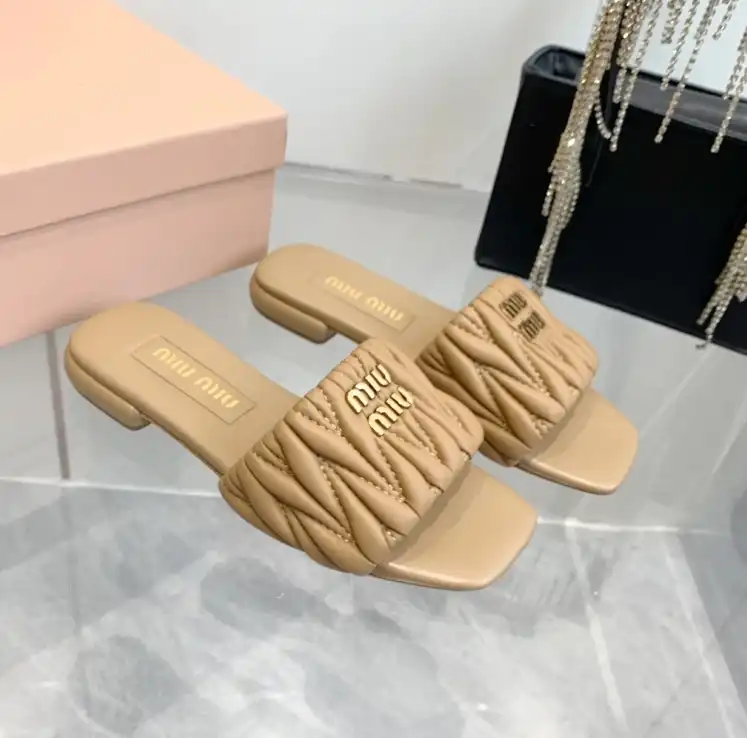 hype Miu Miu Slippers